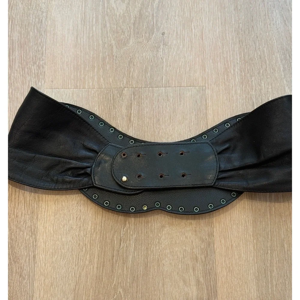 Vintage 1980s Boho Western Genuine Leather Feathered Statement Waist Belt